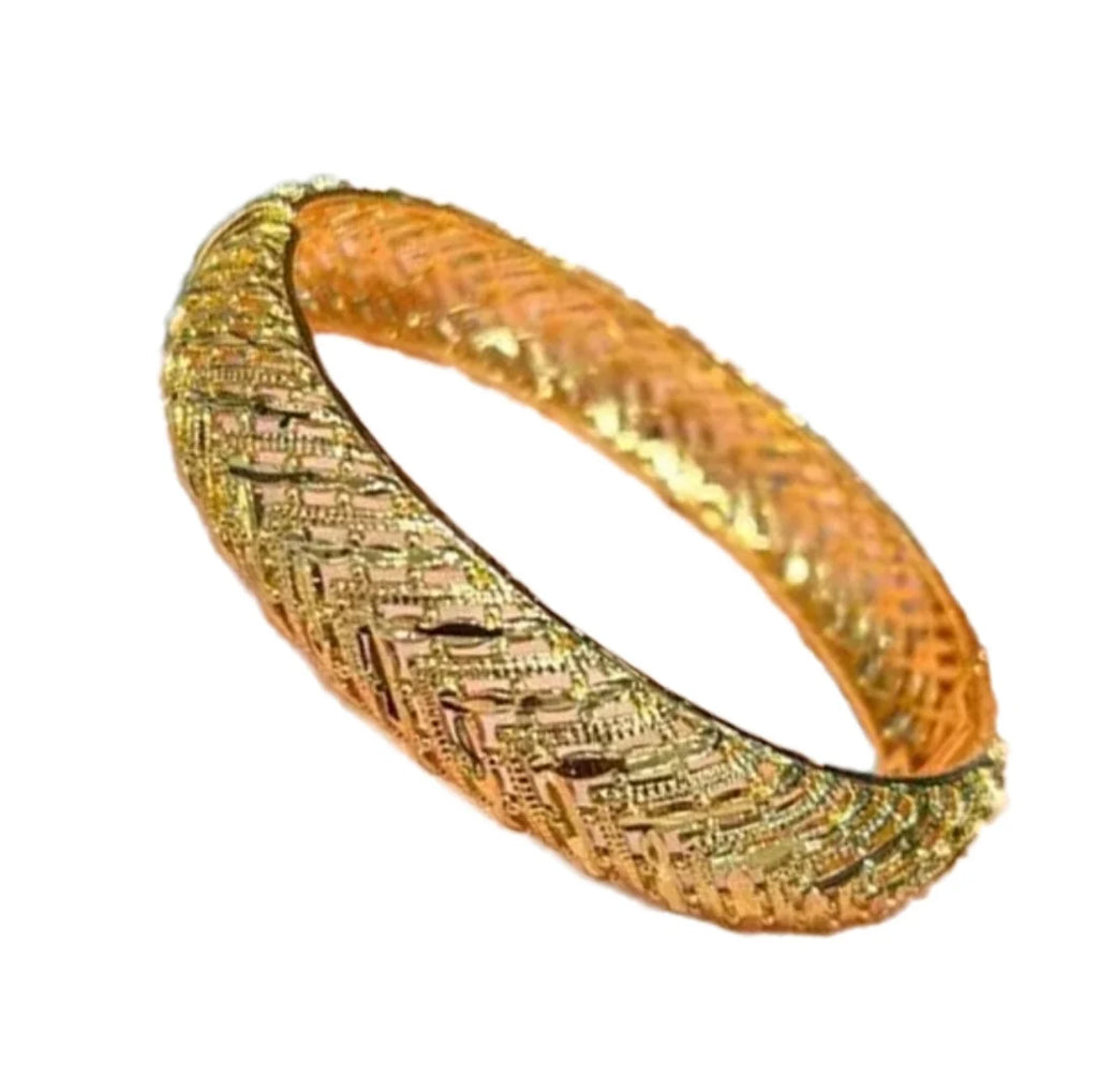 ⭐ Veloura Luxe Gold Bangle