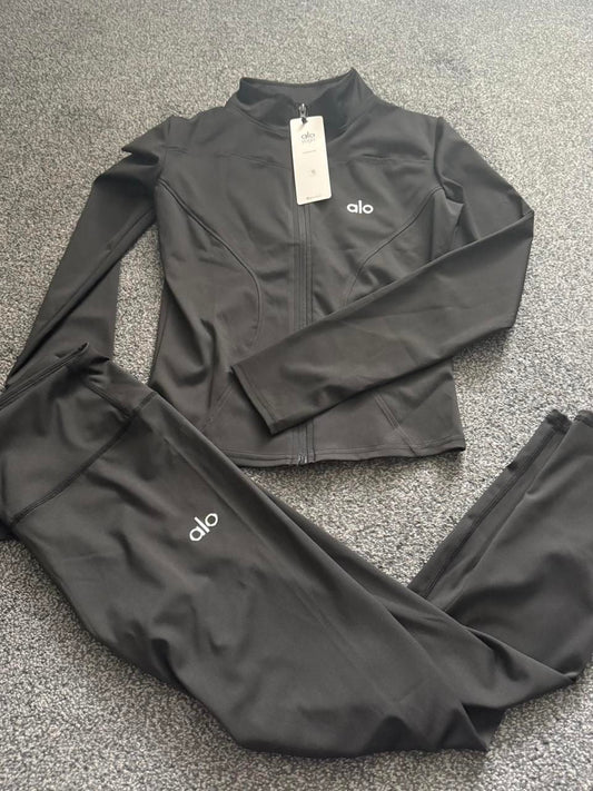The viral aesthetic gym set! (Sale offer expired!)🎀2pc set!