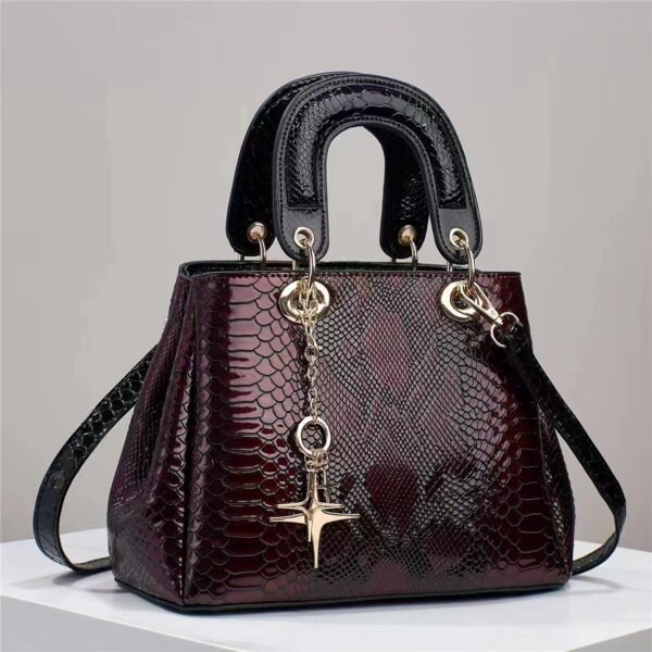 9c9ce259-3408-47fb-92c2-a3e4772d833b.jpg Croc Bag